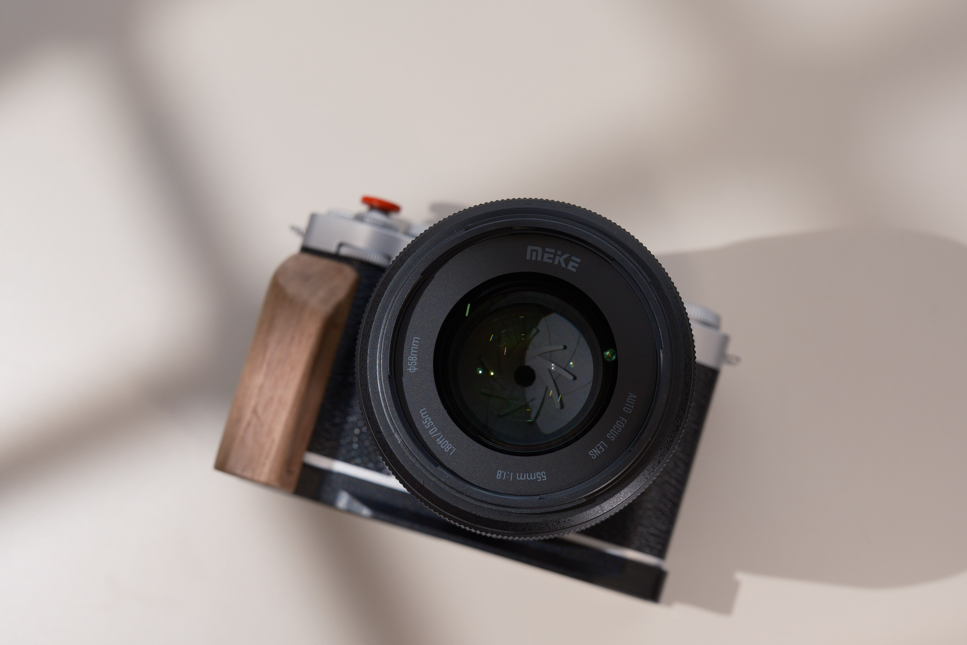 Meike 55mm f1.8 Pro – What Makes a Pro II – Alwin Kok