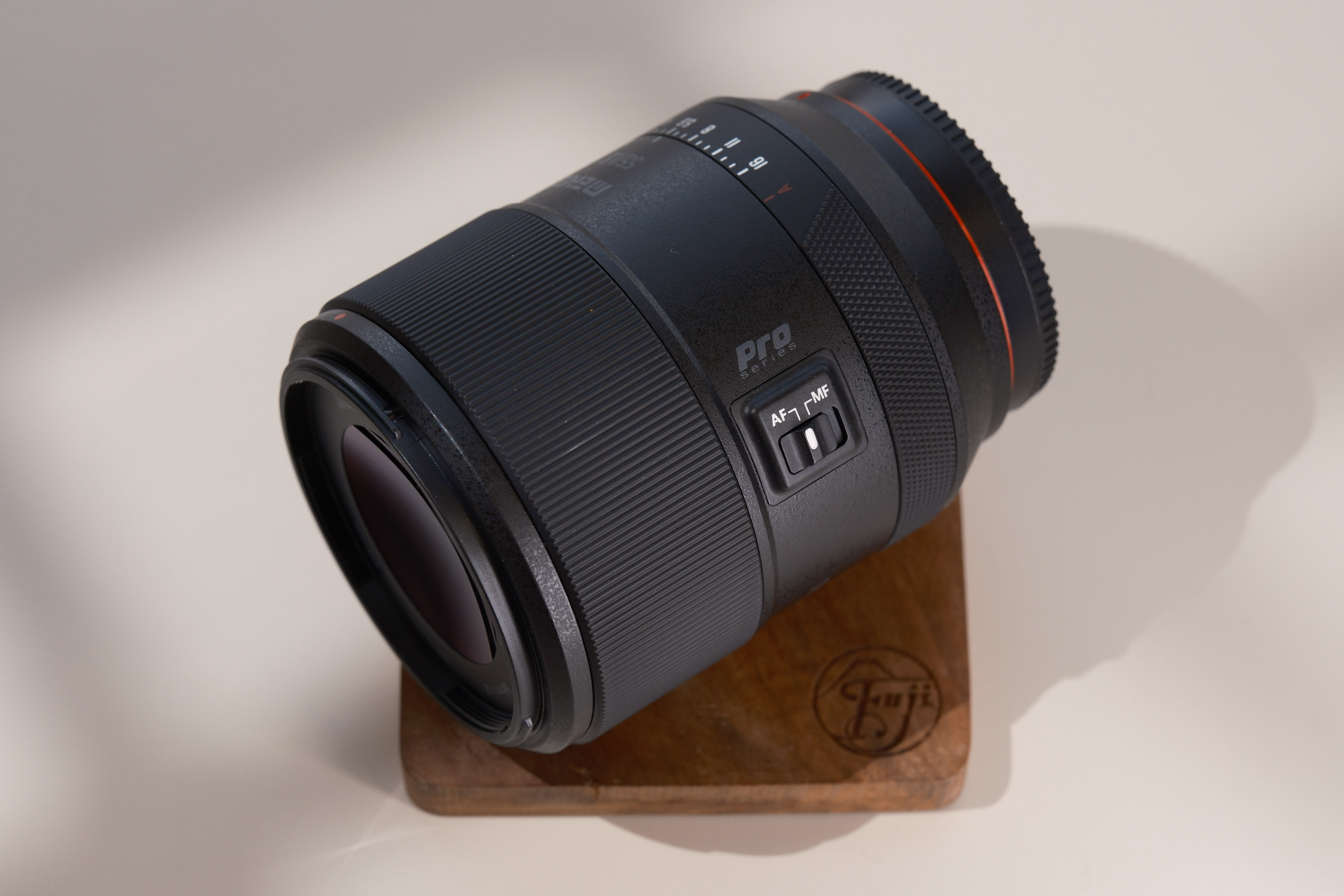 Meike 55mm f1.8 Pro – What Makes a Pro II – Alwin Kok