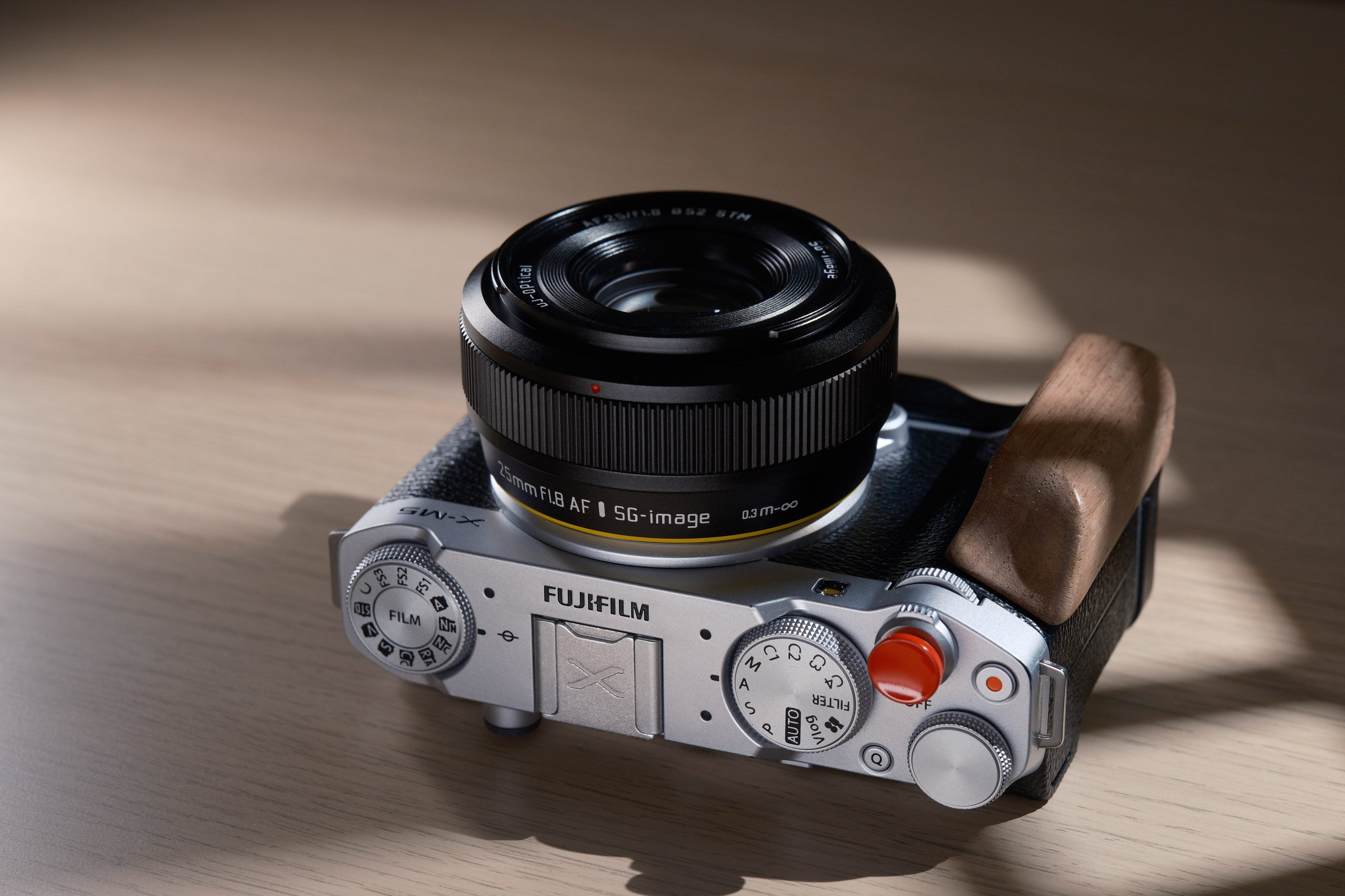 SG-Image 25mm f1.8 – The Fresh Face – Alwin Kok