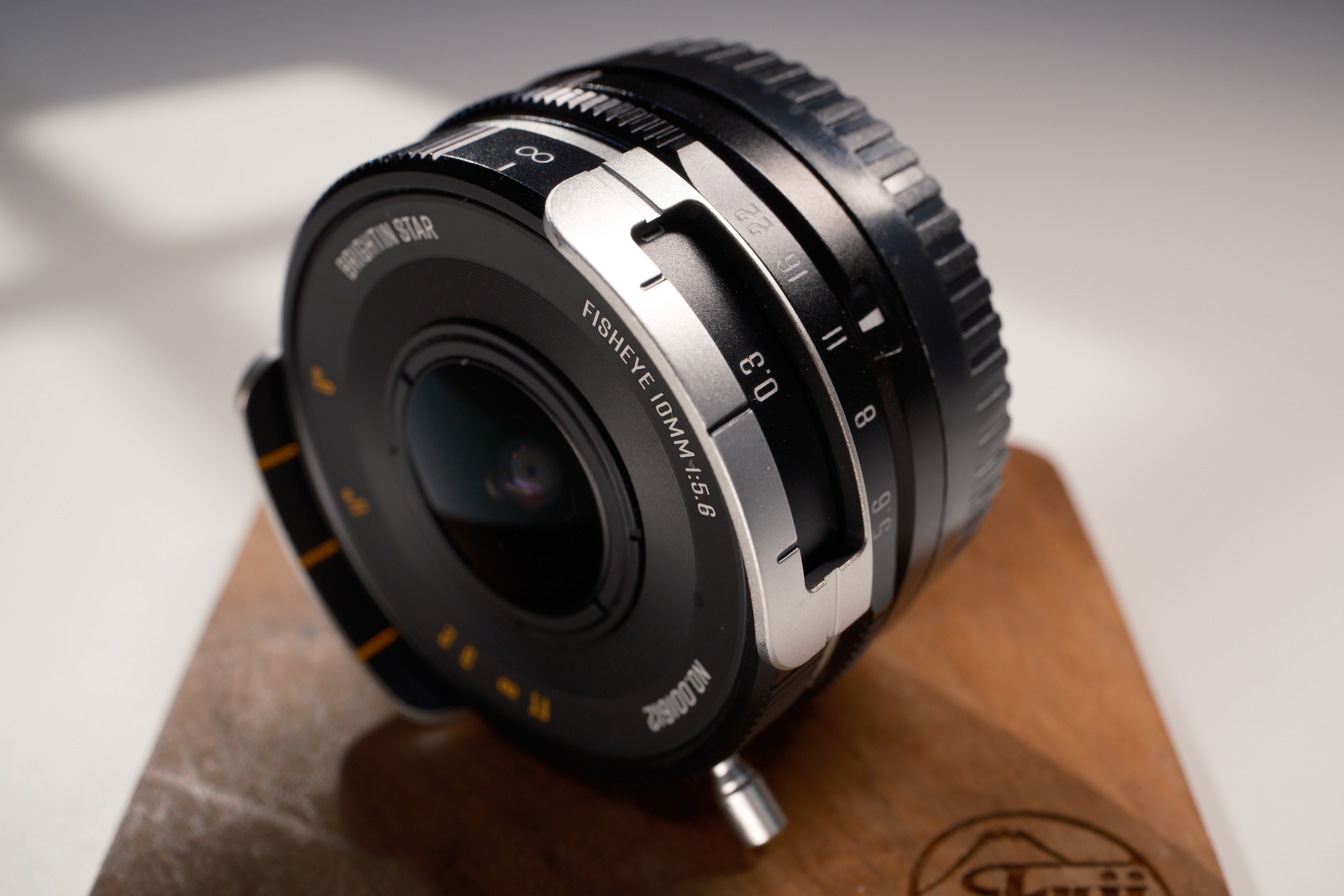 Brightin Star 10mm f5.6 Pro – Everything's Curvy – Alwin Kok