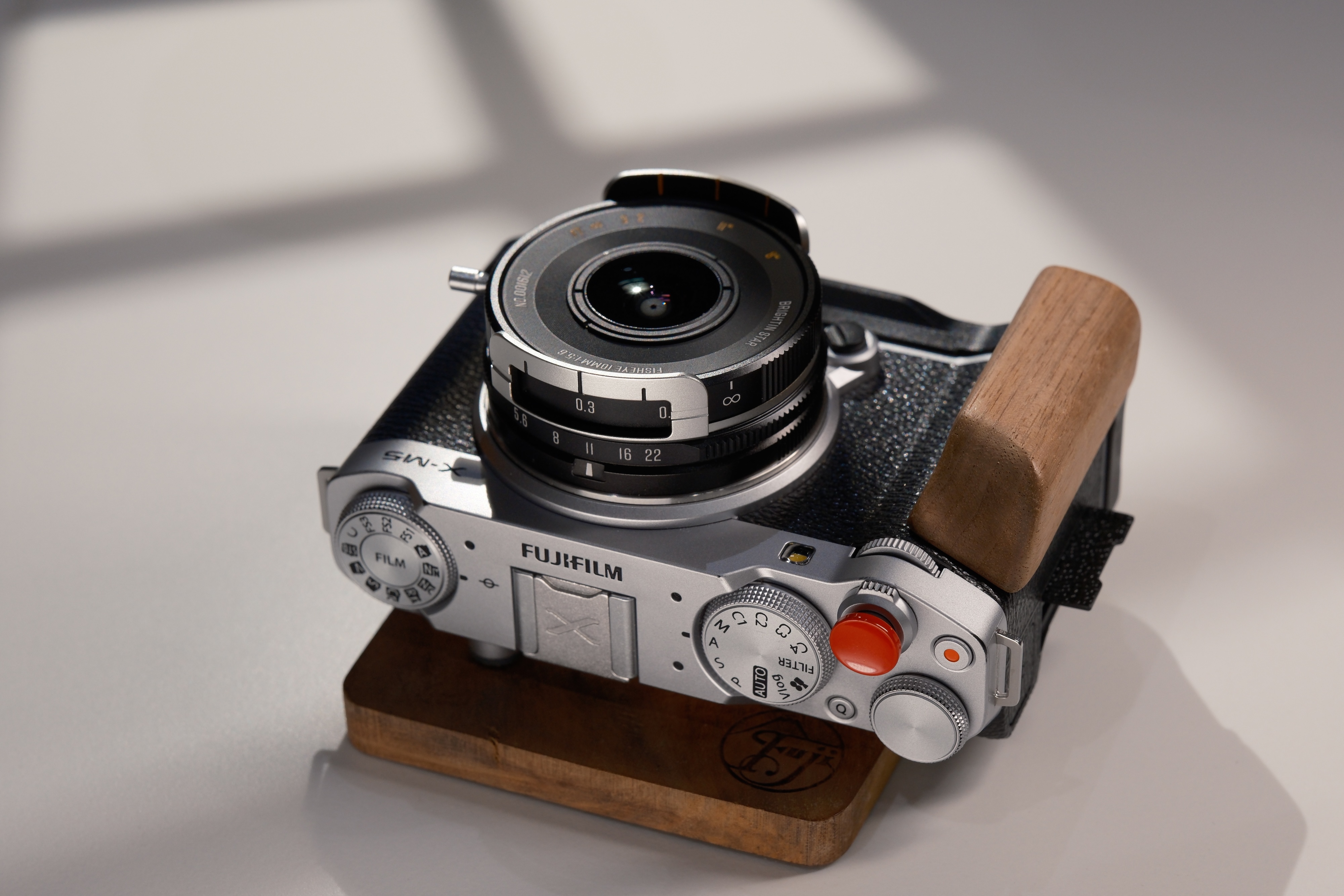 Brightin Star 10mm f5.6 Pro – Everything's Curvy – Alwin Kok